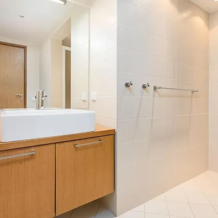 Spacious 3-bedroom With Balcony And Free Parking * Tallin