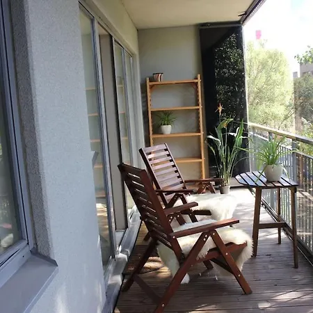 Spacious 3-bedroom With Balcony And Free Parking Apartman *